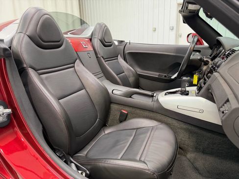 Used 2009 Saturn Sky Ruby Red image 26