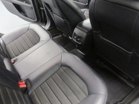Used 2018 Ford Fusion SE w/ Equipment Group 201A FWD image 26