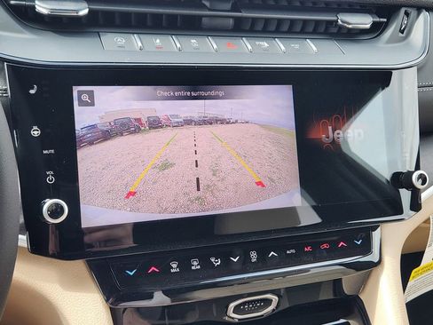 New 2026 Jeep Grand Cherokee Limited image 12