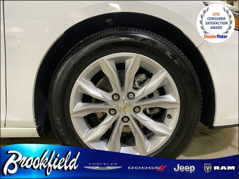 Used 2025 Chevrolet Malibu LT image 9