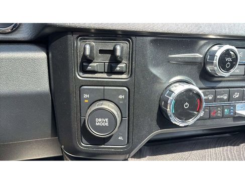 Used 2024 Ford F450 Platinum w/ FX4 Off-Road Package image 19