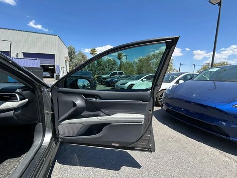 Used 2018 Toyota Camry XLE w/ Audio Package image 11