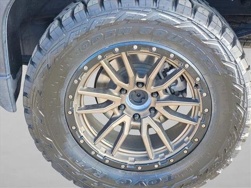 Used 2019 GMC Sierra 1500 SLE w/ SLE Value Package image 9