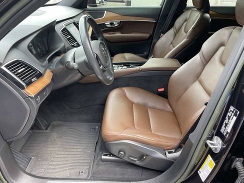 Used 2022 Volvo XC90 T6 Momentum w/ Advanced Package AWD/4WD image 17