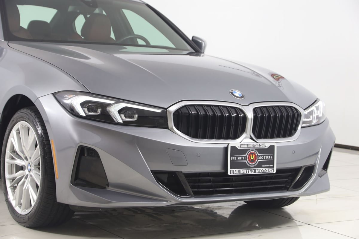 Used 2023 BMW 330i xDrive Sedan w/ Convenience Package AWD/4WD image 32
