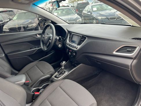 Used 2022 Hyundai Accent SEL image 27