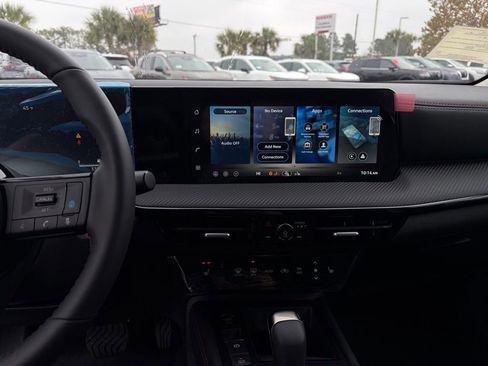 New 2026 Nissan Kicks SR w/ SR Premium Package FWD image 20