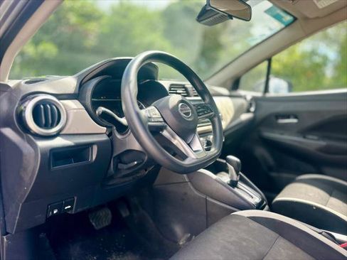 Used 2021 Nissan Versa SV image 9