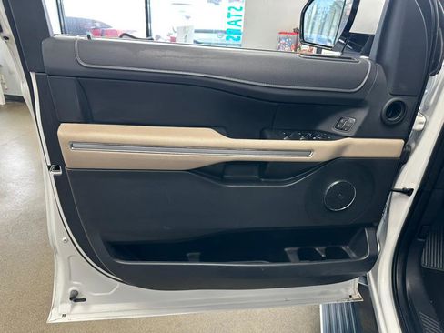 Used 2023 Ford Expedition Max Limited image 24