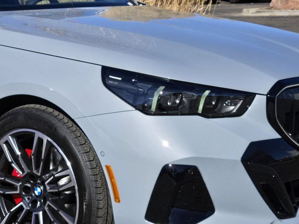 Certified 2026 BMW 530i xDrive w/ M Sport Package AWD/4WD image 9