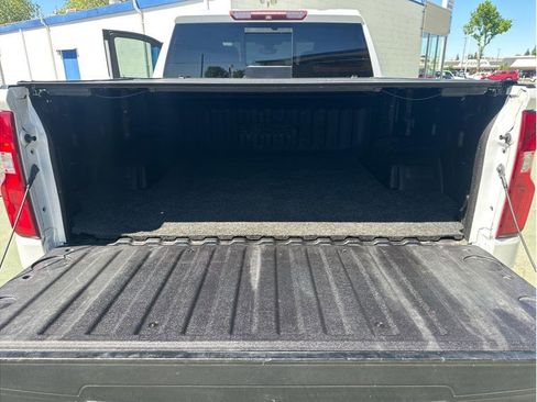 Used 2019 Chevrolet Silverado 1500 High Country w/ Technology Package image 27