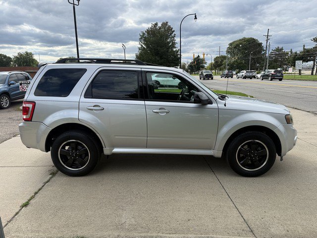 Used 2010 Ford Escape XLT AWD/4WD image 4