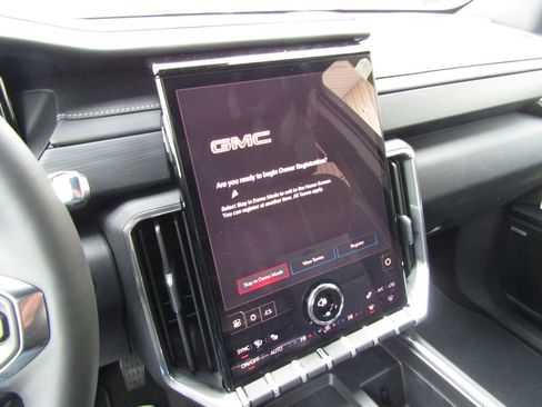 New 2026 GMC Acadia Elevation AWD/4WD image 33