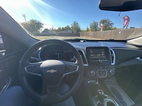 Used 2016 Chevrolet Malibu LT image 10