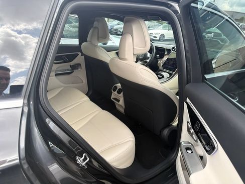 Certified 2026 Mercedes-Benz GLC 300 image 7