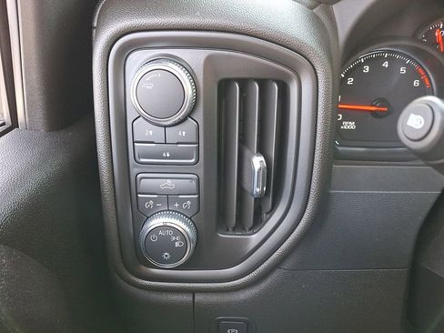 Used 2024 GMC Sierra 2500 Pro w/ Convenience Package image 24