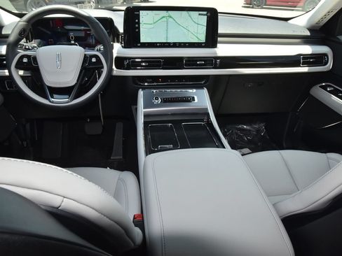 New 2026 Lincoln Aviator 2WD image 17