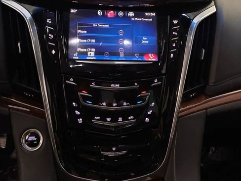 Used 2015 Cadillac Escalade ESV Luxury image 25