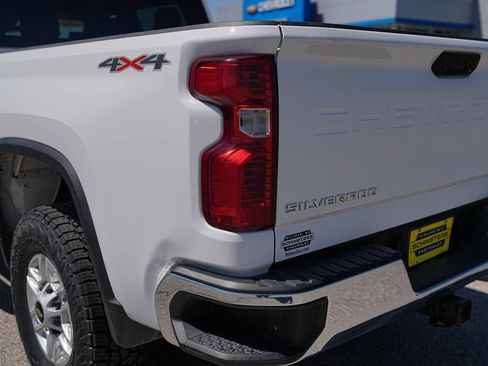 Used 2025 Chevrolet Silverado 2500 LT w/ Convenience Package AWD/4WD image 9