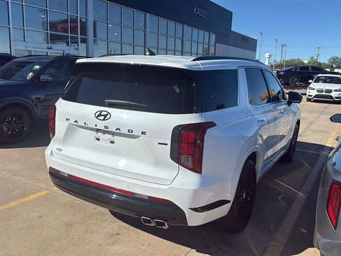 Used 2024 Hyundai Palisade Calligraphy image 9