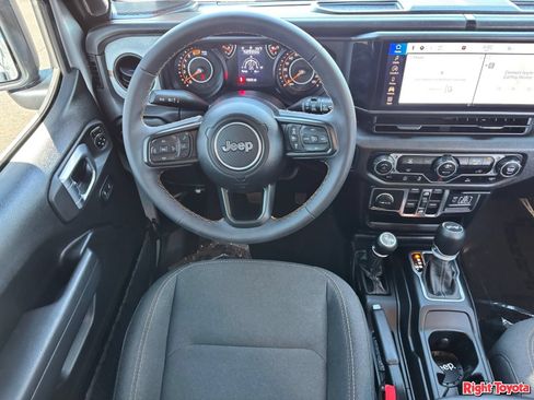 Used 2024 Jeep Wrangler Unlimited Sport AWD/4WD image 16