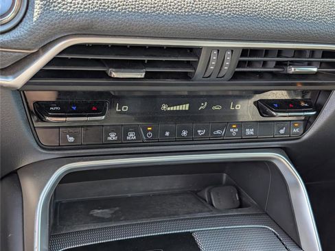 Used 2024 MAZDA CX-90 3.3 Turbo w/ Preferred Package AWD/4WD image 29
