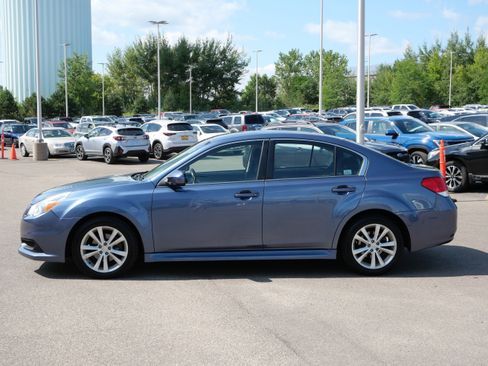 Used 2013 Subaru Legacy 2.5i Premium w/ All-Weather Pkg AWD/4WD image 4