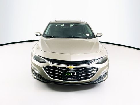 Used 2024 Chevrolet Malibu LT image 2