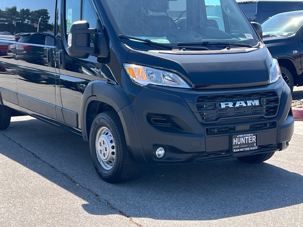 New 2026 RAM ProMaster 2500 w/ Crew Van Package FWD image 9