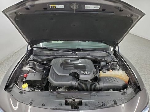 Used 2017 Dodge Charger SXT w/ AWD Premium Group image 9