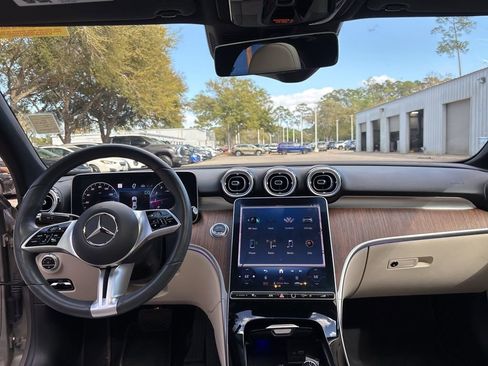 Used 2023 Mercedes-Benz C 300 Sedan image 9