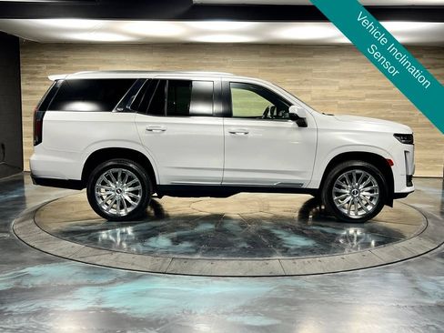 Used 2024 Cadillac Escalade Premium Luxury AWD/4WD image 24