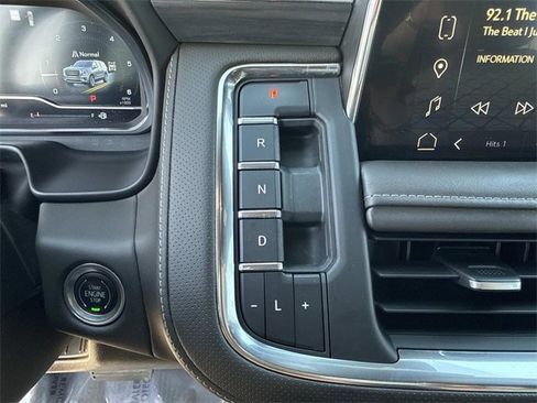 Used 2023 GMC Yukon XL SLT image 27