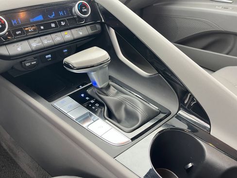 Used 2025 Hyundai Elantra SEL image 39