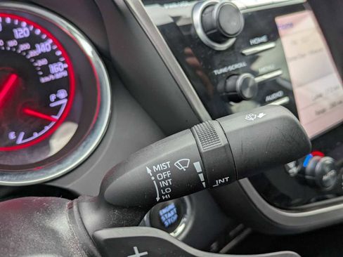 Used 2019 Toyota Camry XSE image 26