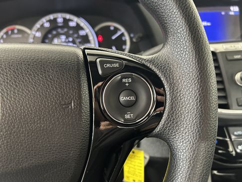 Used 2017 Honda Accord LX image 11