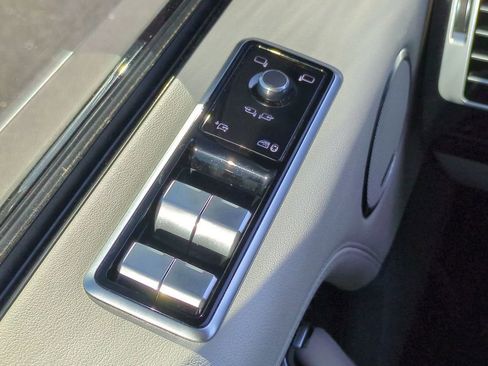 Used 2019 Land Rover Range Rover HSE image 25
