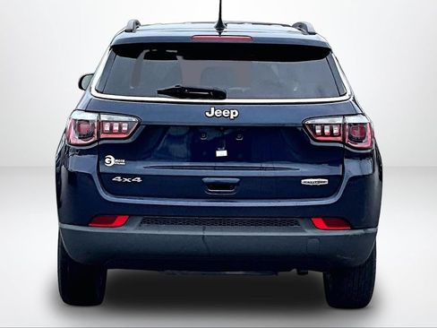 Used 2019 Jeep Compass Latitude w/ Cold Weather Group AWD/4WD image 5