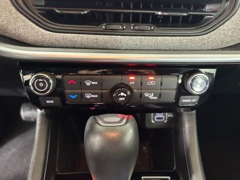 Used 2022 Jeep Compass Latitude AWD/4WD image 21