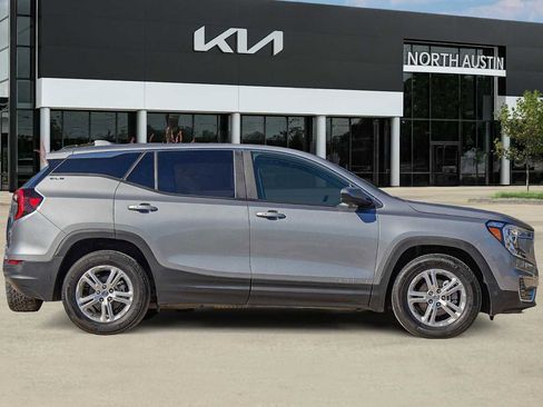 Used 2024 GMC Terrain SLE image 7