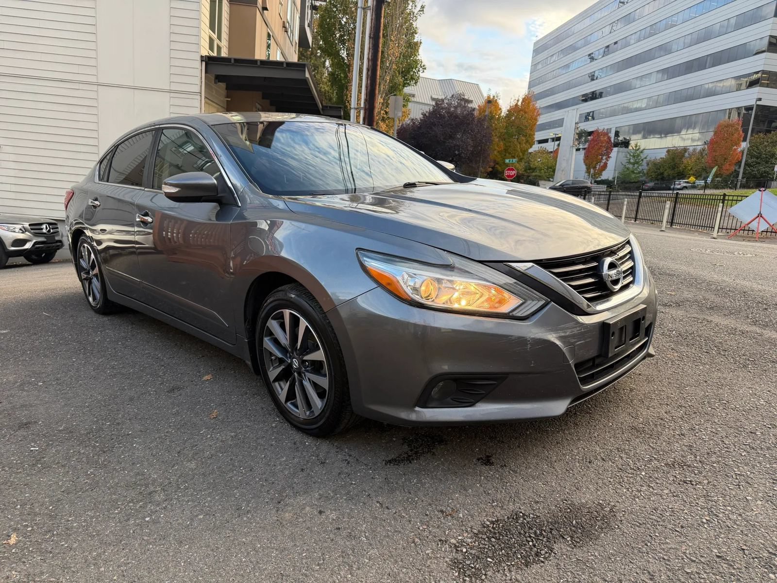 Used 2016 Nissan Altima 2.5 SV w/ Convenience Package FWD image 5