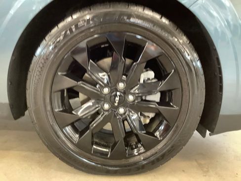 Certified 2023 Kia Carnival SX FWD image 38