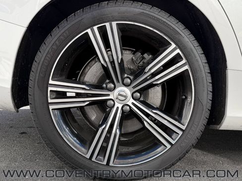 Used 2019 Volvo S60 T8 Inscription image 11