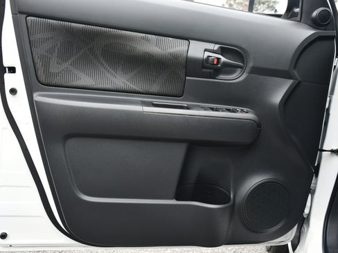 Used 2015 Scion xB image 13