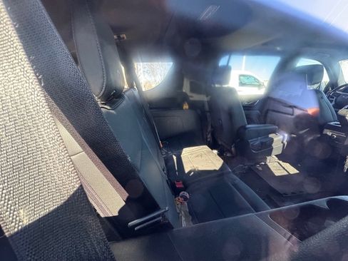 Used 2022 Chevrolet Suburban Z71 w/ Z71 Off-Road Package image 5