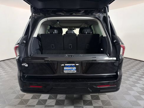 Used 2025 Lincoln Navigator Reserve AWD/4WD image 24