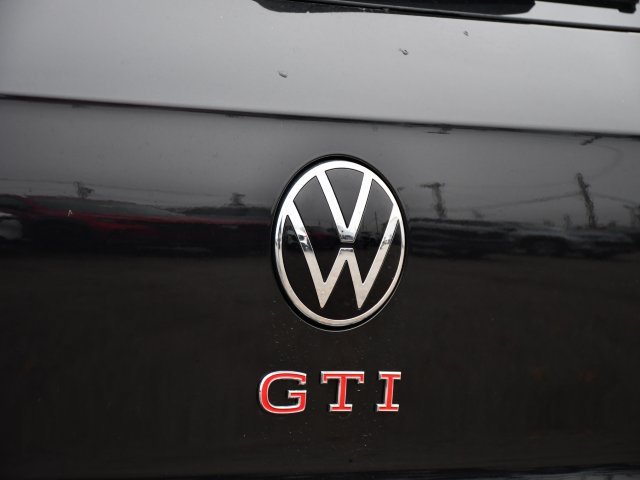 New 2026 Volkswagen GTI SE FWD image 9