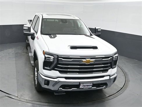 Used 2024 Chevrolet Silverado 2500 LTZ w/ LTZ Convenience Package image 38
