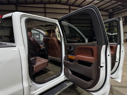 Used 2016 Chevrolet Silverado 2500 High Country w/ Duramax Plus Package image 21