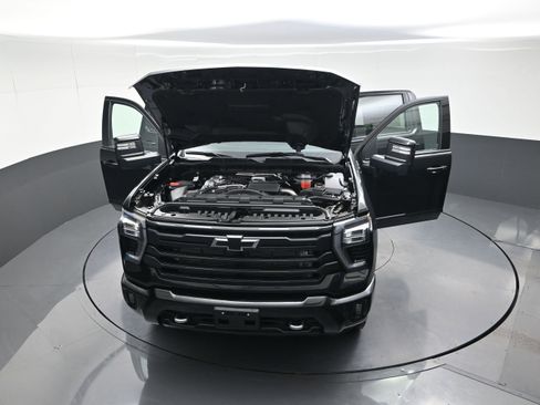New 2026 Chevrolet Silverado 2500 High Country w/ High Country Premium Package AWD/4WD image 13